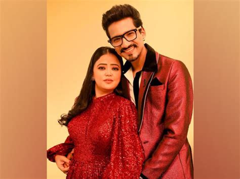 comedian bharti singh expecting  child  husband haarsh limbachiyaa
