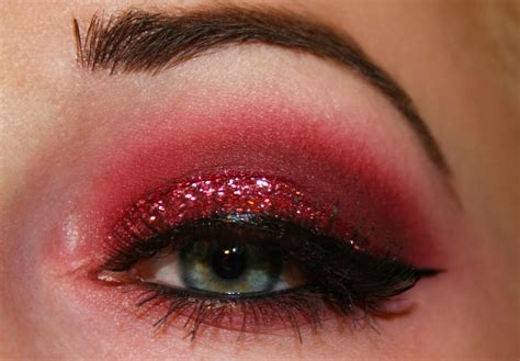 Red Glitter Eye Makeup