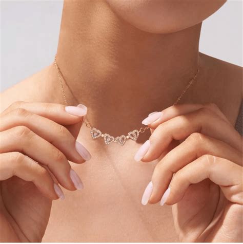 Зүүлт Чимэглэл - Charm Brand