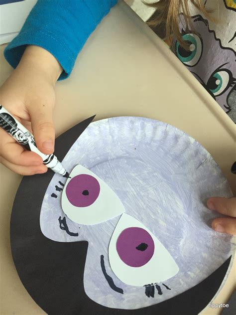 Tippytoe Crafts: Vampirina Craft