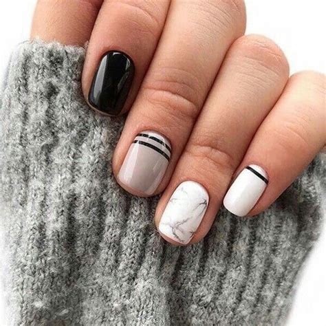 Простой и эффектный маникюр с мрамором на короткие ногти | Gel nails ...