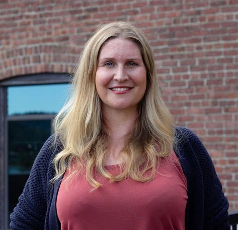 Amy Bell - Lookout Housing + Health Society