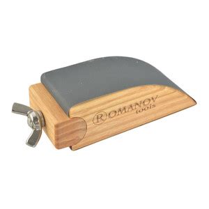 Зажим-шлифок Мышка от Romanov Tools для наждачной бумаги