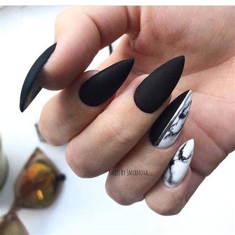 черные полоски на ногте ноги - uniformcustomize