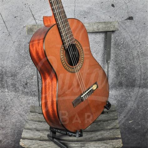 Salvador Cortez Solid Top Artist Series classic guitar 3/4