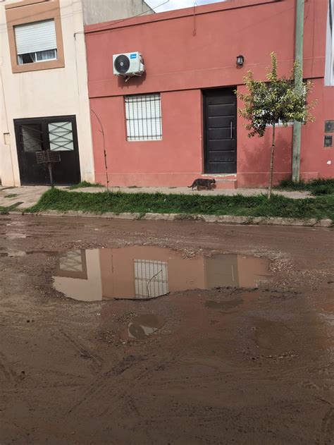 Vecinos reclaman por un pozo que lleva más de tres meses sin solución
