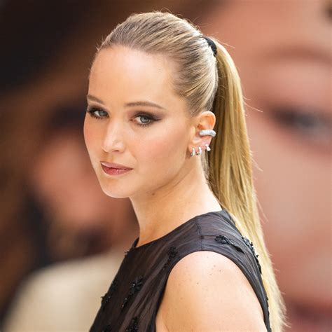 Jennifer Lawrence's Ballerina Spy Gets a Backstory in New 'Red Sparrow ...