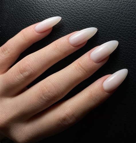 белые миндаль ногти глянцевые | Pink acrylic nails, Asian nails, Pink ...