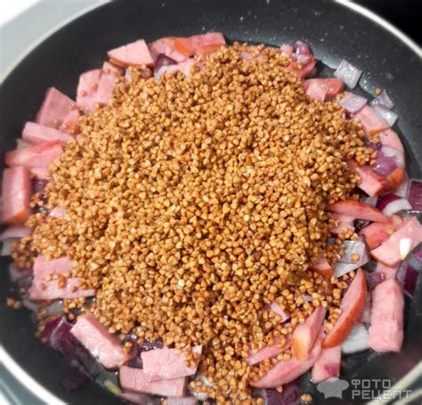 Рецепт: Вкусный ужин на скорую руку | Гречка с ветчиной и красным луком ...