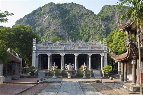 Hoa Lu Ancient Capital - Indochina Tours