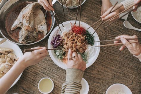 How to Survive Your CNY Feast Without Ruining Your Diet