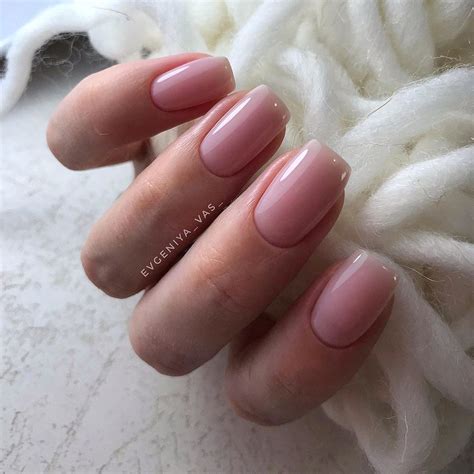 однотонный маникюр на средние ногти - uniformcustomize
