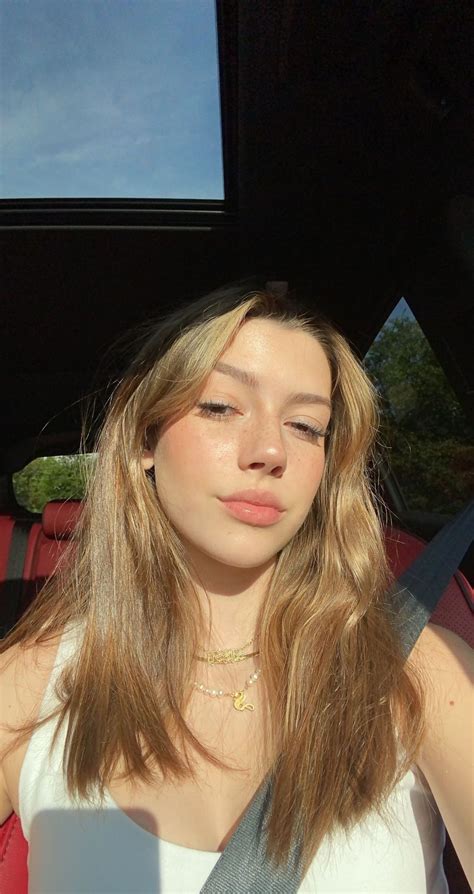 Sissy Sheridan 03/31/2023 • CelebMafia
