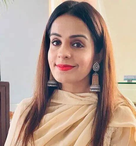 punjabi singer simar kaur biography news   nettvu