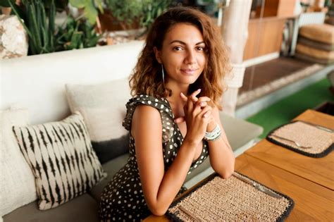 Charming Candid Images - Free Download on Freepik