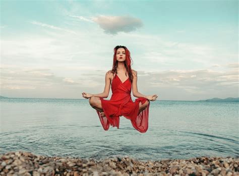 25 Original Levitation Photography Ideas You Should Try