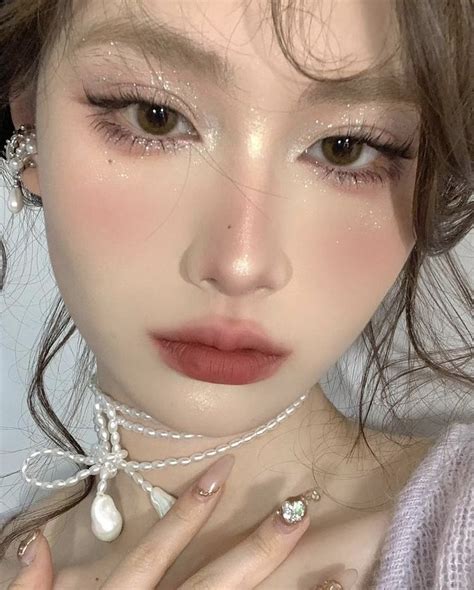 Pin von Miria auf makeup | Koreanisches make-up, Asiatisches makeup ...