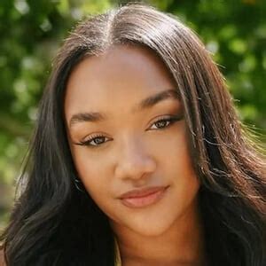 Lauryn Hardy - Age, Bio, Family | Famous Birthdays