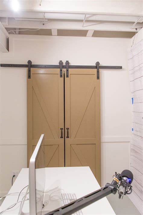 Easiest tutorial on a sliding barn door closet – Artofit