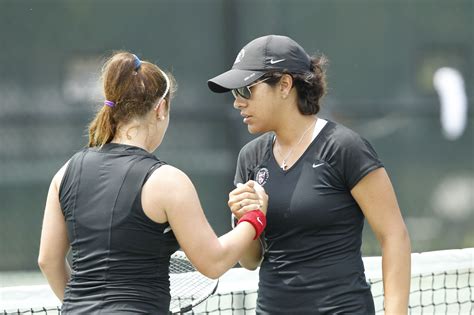 Lesbian tennis coach finds her voice coming out during pandemic - Outsports