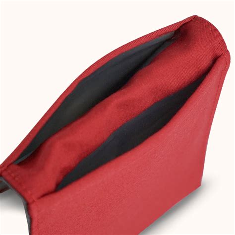 mask pouch demibumiid