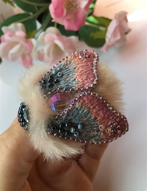Брошь ручной работы «Моль» Инстаграмм @tatiana.segen