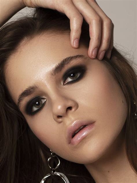 Makeup Artist Maria Okuneva | ATR.ONE