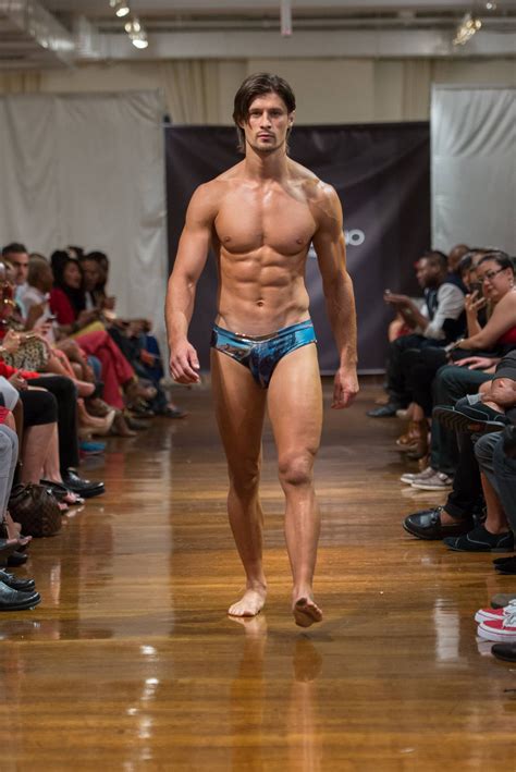 40 Shirtless Hunks Walking the Runway | Shirtless hunks, Shirtless
