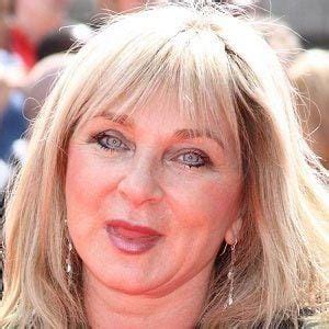 Helen Lederer - Age, Family, Bio | Famous Birthdays