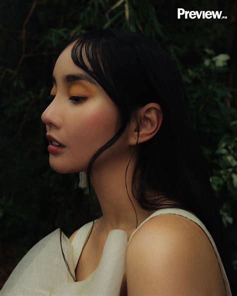 Preview January 2023 Cover: Alodia Gosiengfiao | Preview.ph