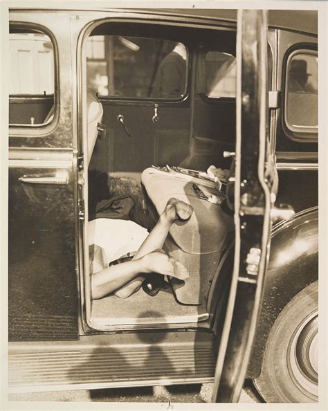 Jeffrey Dahmer Crime Scene Photos: What The Public Isn't Being Told Image 17