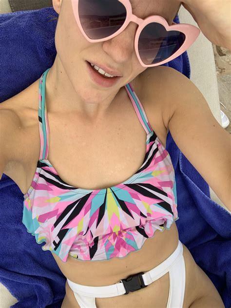 First selfie on vacation, can’t see how it looks cause my eyes hurt 🤣