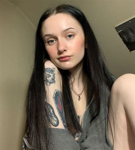 Hey there | Scrolller