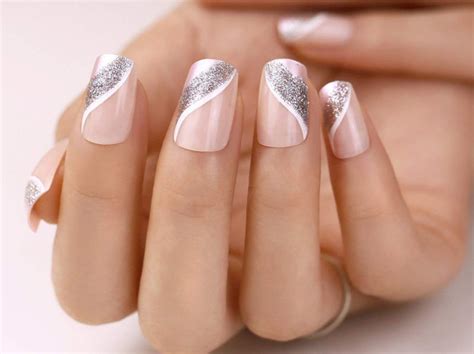 Unghie finte: le migliori per una manicure express senza fatica - Grazia.it