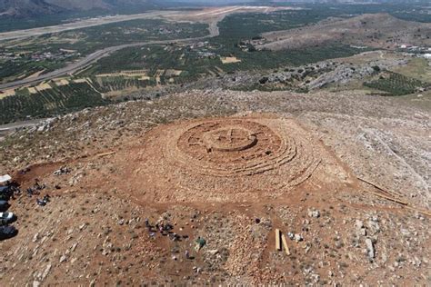 Labyrinth Building From Minoan Civilization Discovered In Crete