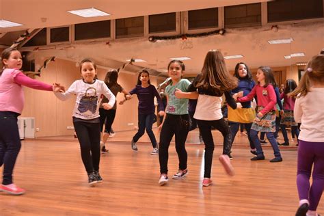 Танци за деца - Sunny Dance studio