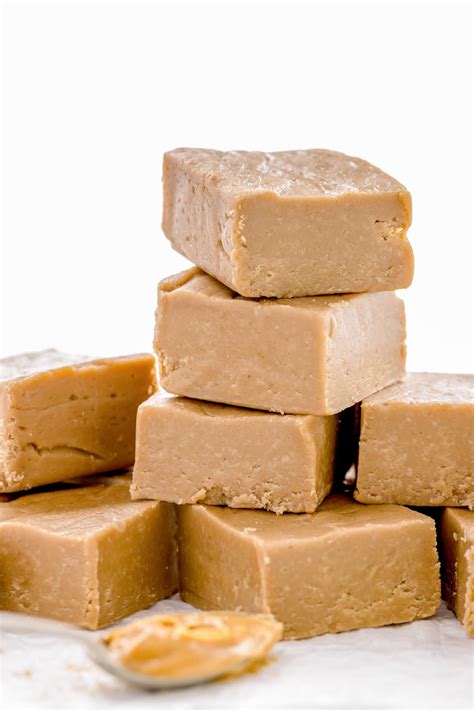 Peanut Butter Fudge {Made in 15 Minutes!} | Lil' Luna