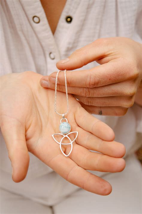 Larimar Celtic Angel - Cruising Dais