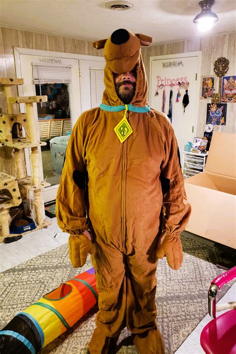 Rubies Adult Deluxe Scooby Doo Costume | Scooby doo dog costume, Scooby