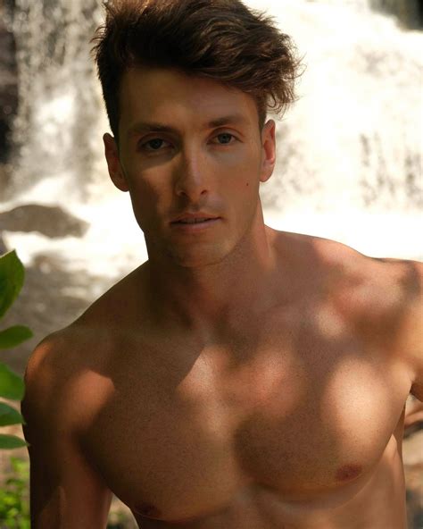 Jeff Violette's Instagram, Twitter & Facebook on IDCrawl