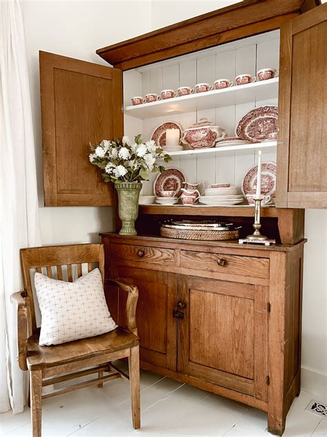 cottage style corner   dining room deb  danelle