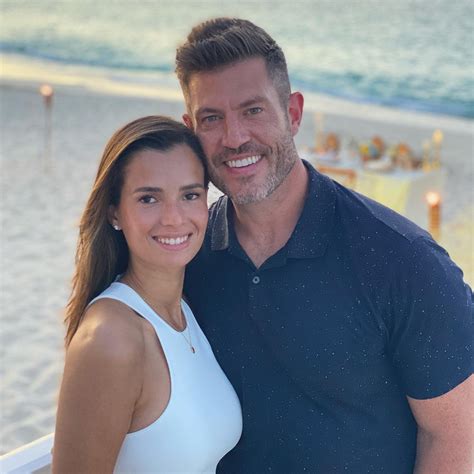'Bachelor' host Jesse Palmer and wife Emely Fardo expecting first baby