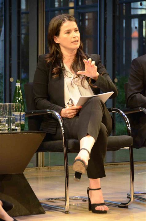 Julia Ormond measurements, bio, height, weight, shoe and bra size