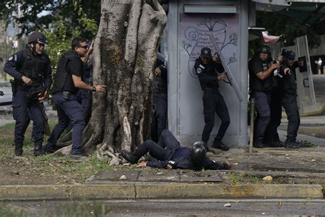EUA negam envolvimento em 'complô' para derrubar Maduro | Exame