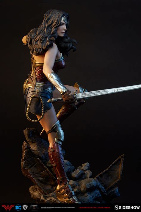Photos and Details for Sideshow's Wonder Woman Statue - The Toyark - News
