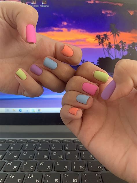Однотонный летний маникюр 2021 | Multicoloured nails, Beauty hacks ...