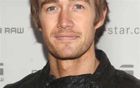 robert buckley net worth wiki age weight  height relationships
