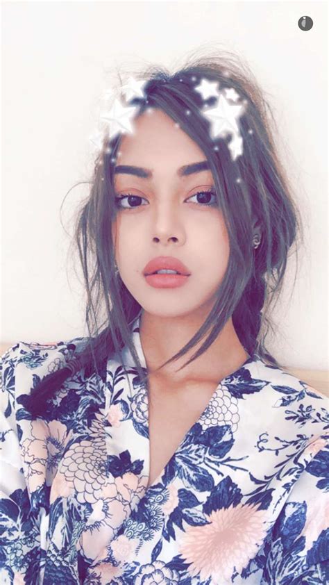 Lily Maymac. | Lily maymac, Bed hair, Lily