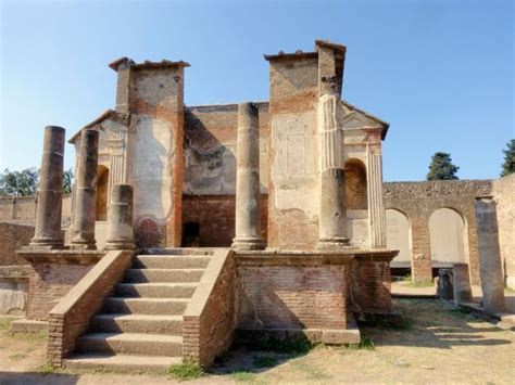 exploring  temple  isis  pompeii  glimpse  ancient