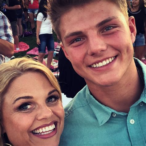 Who is Zach Wilson's mom Lisa? | The US Sun